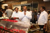 Celebs Pay Last Respects to Superstar Krishna
